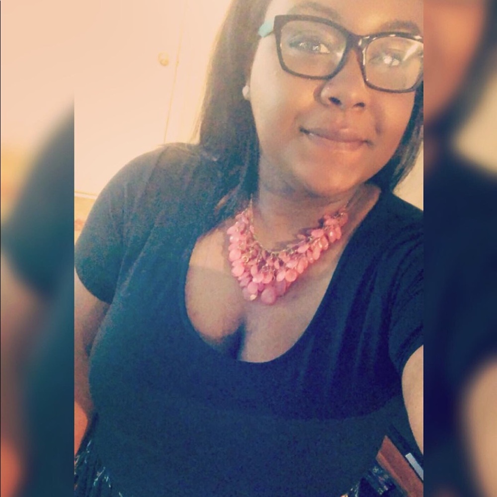 Meet your Posher, Alexis